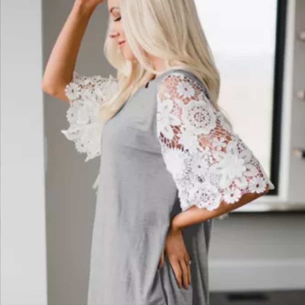 🥳New lace sleeve tunic top - Picture 3 of 13